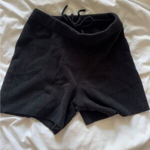 Skims Light Cozy Short in Black